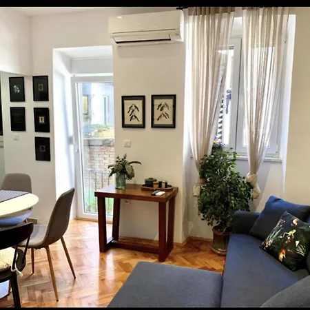 Apartament Immaculate 1-Bed Apartment In Pula