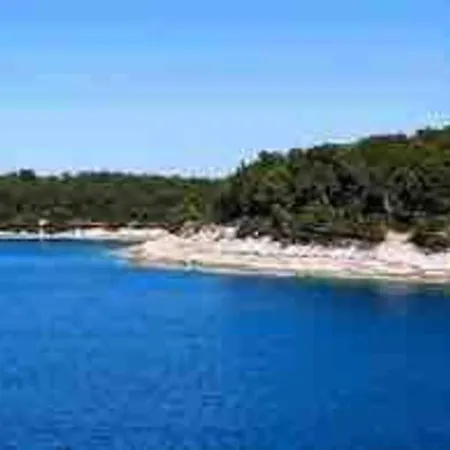 Immaculate 1-Bed Apartment In Pula