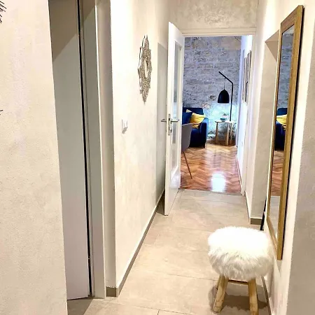 Apartament Immaculate 1-Bed Apartment In Pula