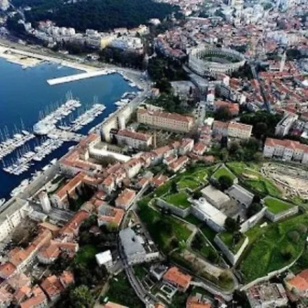 Apartament Immaculate 1-Bed Apartment In Pula *