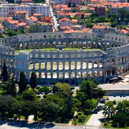 Apartament Immaculate 1-Bed Apartment In Pula