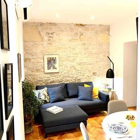 Immaculate 1-Bed Apartment In Pula *